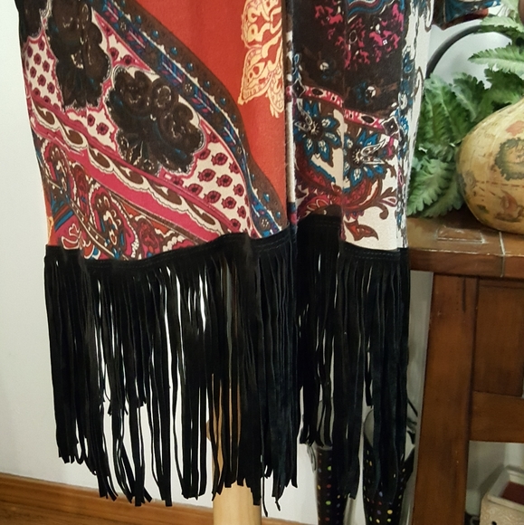 Western Style Fringe Trimmed Kimono - Picture 4 of 9